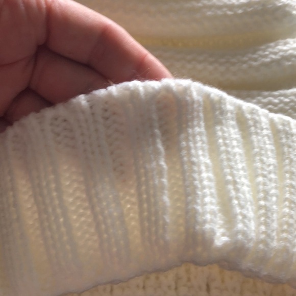 NEW C.C Slouchy Cable Knit Beanie Bundle Gray White One Size Fits Most Acrylic - Picture 7 of 12